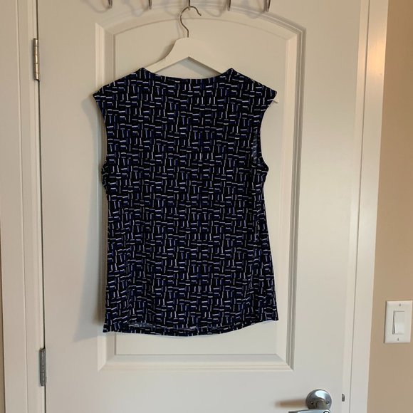 NWT Kasper printed keyhole sleveeless top, Small - Picture 3 of 4